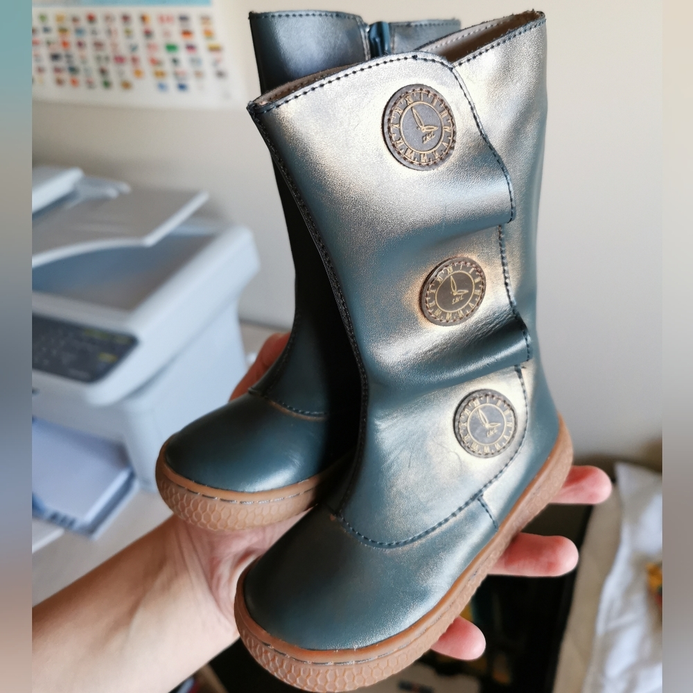Livie & Luca Blue Gold Tiempo Boots Size 5 (baby)